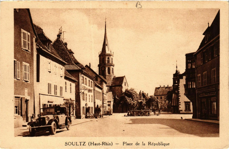 Carte postale ancienne Soultz - Place de la Republique