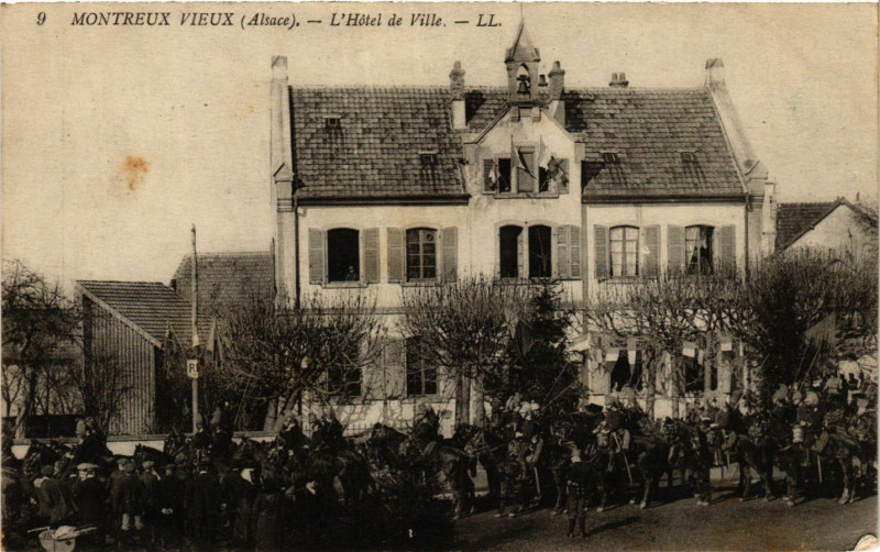 Carte postale ancienne Montreux-Vieux - L'Hotel de Ville à Montreux-Vieux