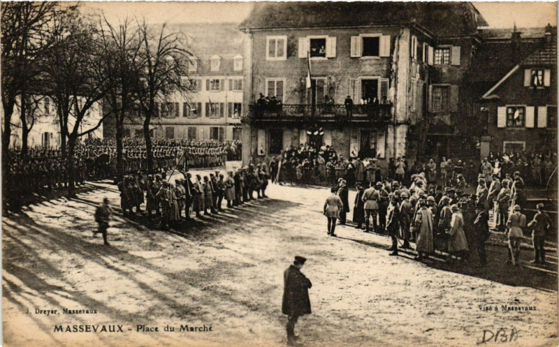 Carte postale ancienne Massevaux - Place du Marché