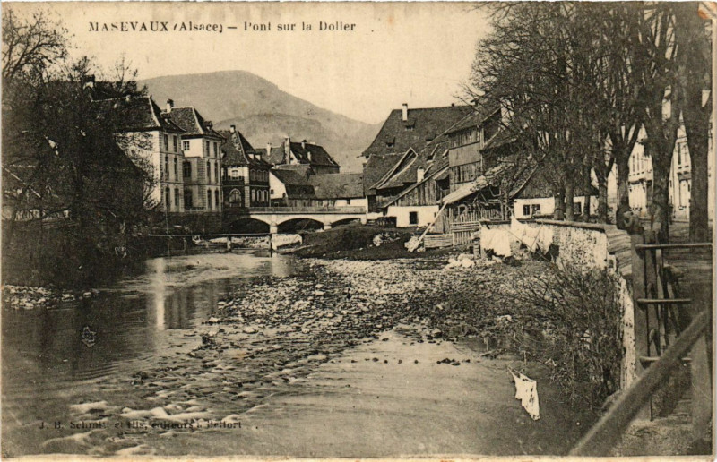 Carte postale ancienne Masevaux - Pont sur la Doller
