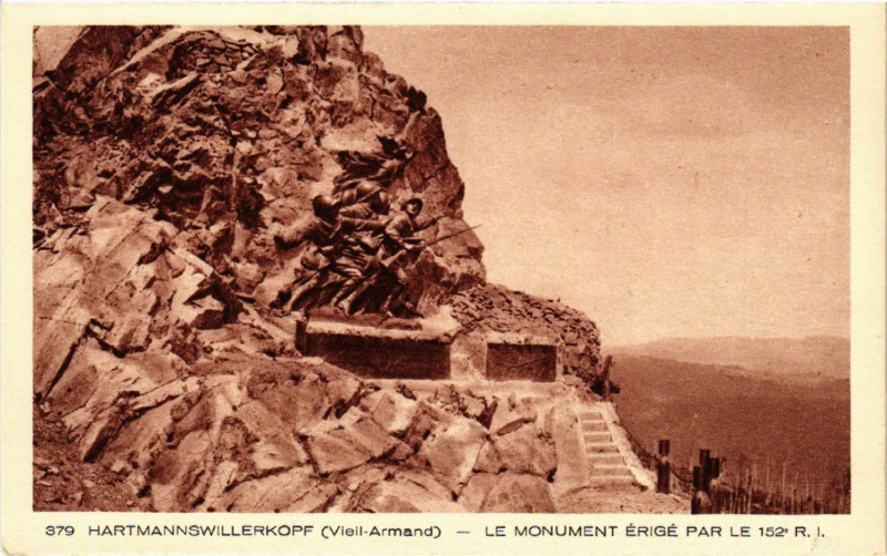 Carte postale ancienne Hartmannswiller Kopf - Le Monument Erige par le 152e R. I. à Hartmannswiller
