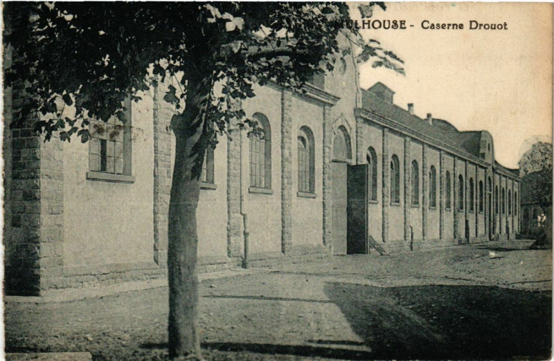 Carte postale ancienne Mulhausen - Mulhouse - Caserne Drouot à Mulhouse
