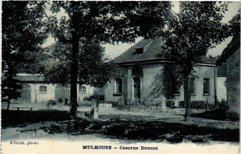 Carte postale ancienne Mulhausen - Mulhouse - Caserne Drouot à Mulhouse