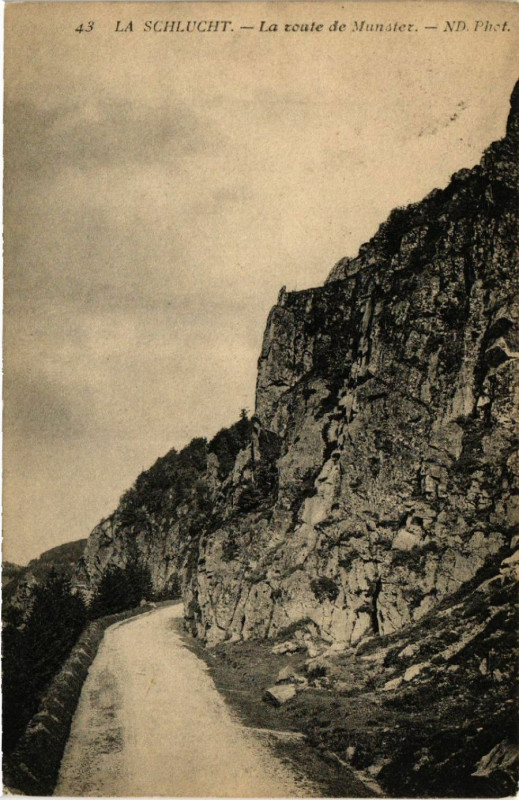 Carte postale ancienne La Schlucht - La route de Munster à Munster