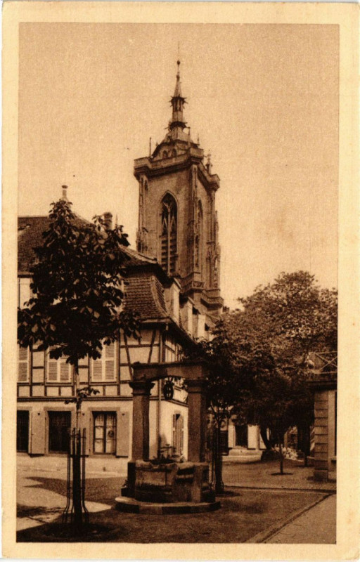 Carte postale ancienne Colmar - La Place et Eglise à Colmar