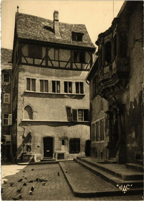 Carte postale ancienne Kolmar - Die Munsterplatz à Colmar