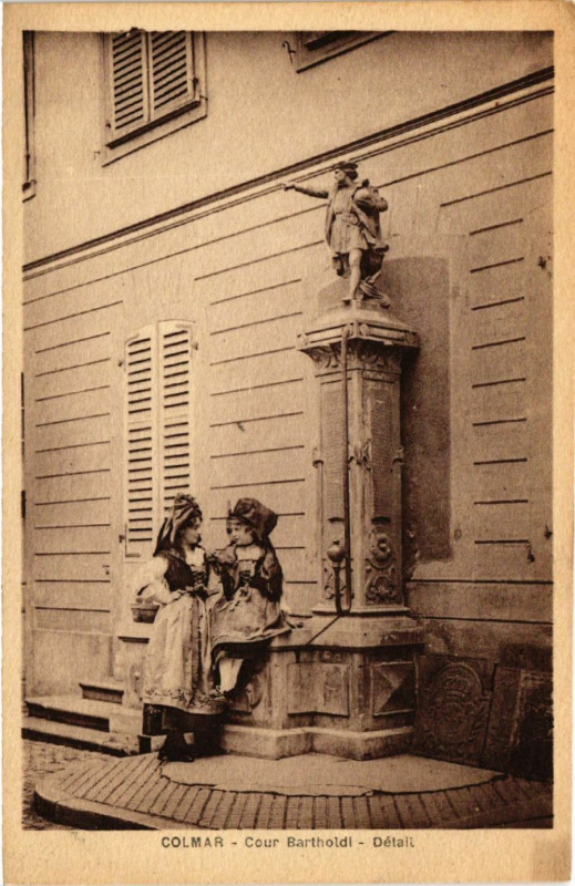 Carte postale ancienne Colmar - Cour Bartholdi - Detail à Colmar