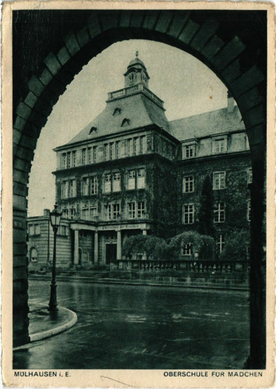 Carte postale ancienne Mulhausen i. E. - Oberschule fur Madchen