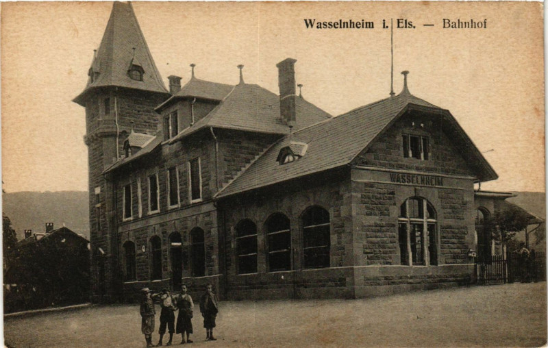 Carte postale ancienne Wassenheim i. Els. - Bahnhoi