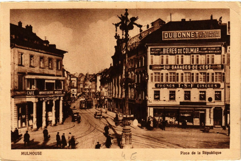 Carte postale ancienne Mulhouse - Place de la Republique à Mulhouse