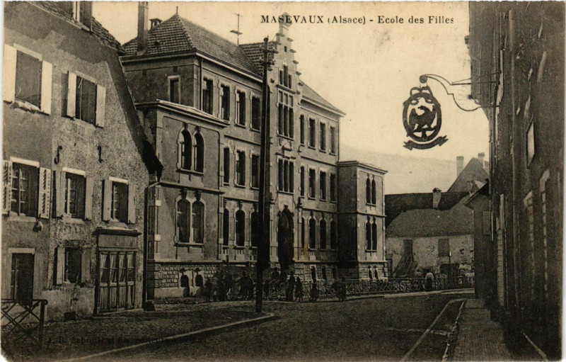 Carte postale ancienne Massevaux (alsace) - Ecole des Filles