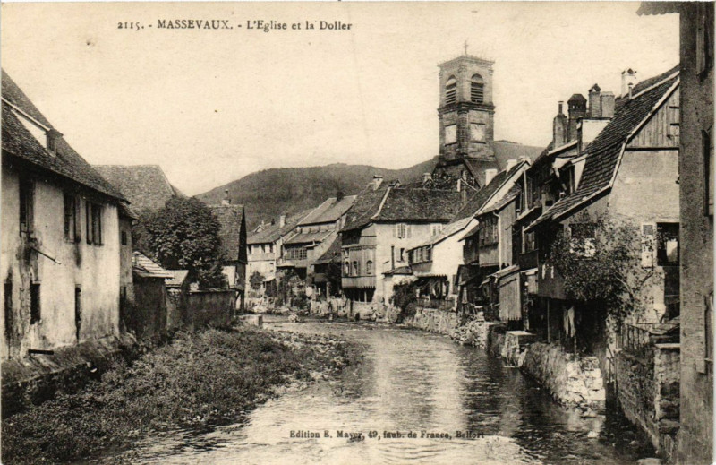 Carte postale ancienne Massevaux - L'Eglise et la Doiler