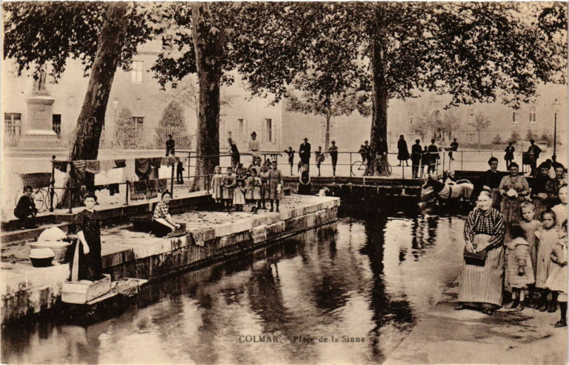 Carte postale ancienne Colmar - Place de la Sinue à Colmar