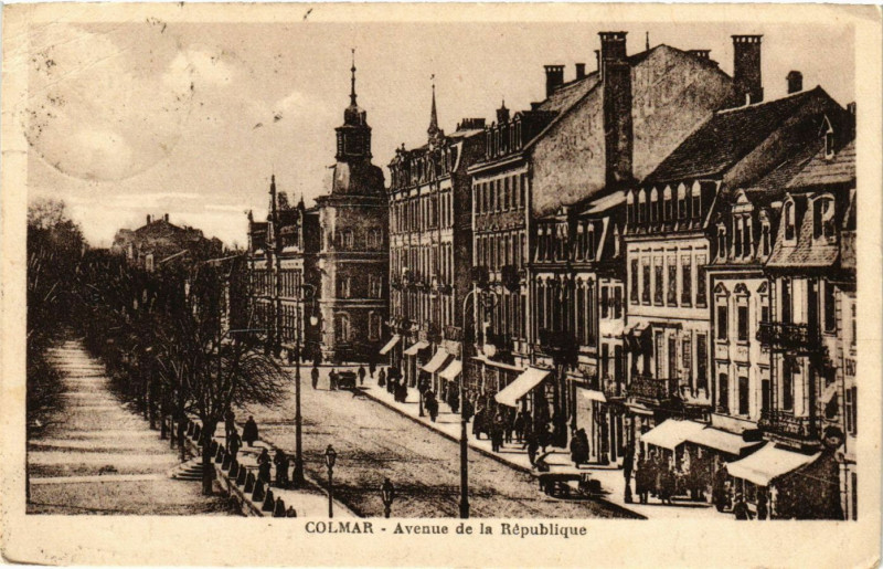 Carte postale ancienne Colmar - Avenue de la Republique à Colmar