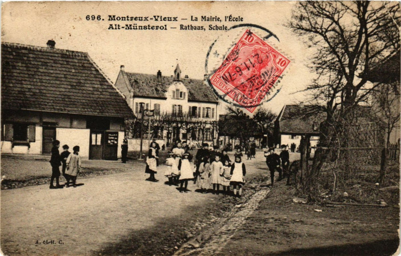 Carte postale ancienne Montreux-Vieux - La Mairie l'Ecole - Alt-Munsterol - Rathaus à Montreux-Vieux