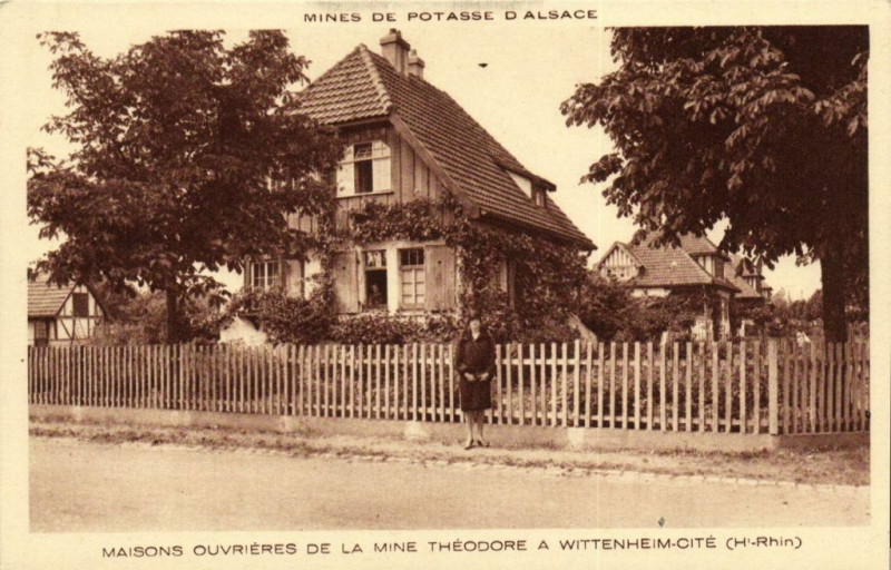 Carte postale ancienne Maison Ouvrieres de mine aTheodore a Wittenheim-Cite (H-Rhin) à Wittenheim