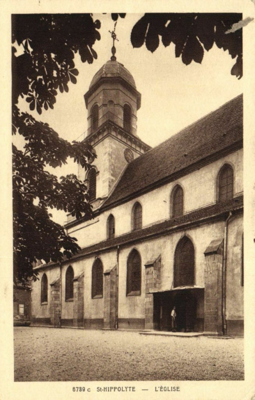 Carte postale ancienne Saint-Hippolyte - L' Eglise à Saint-Hippolyte