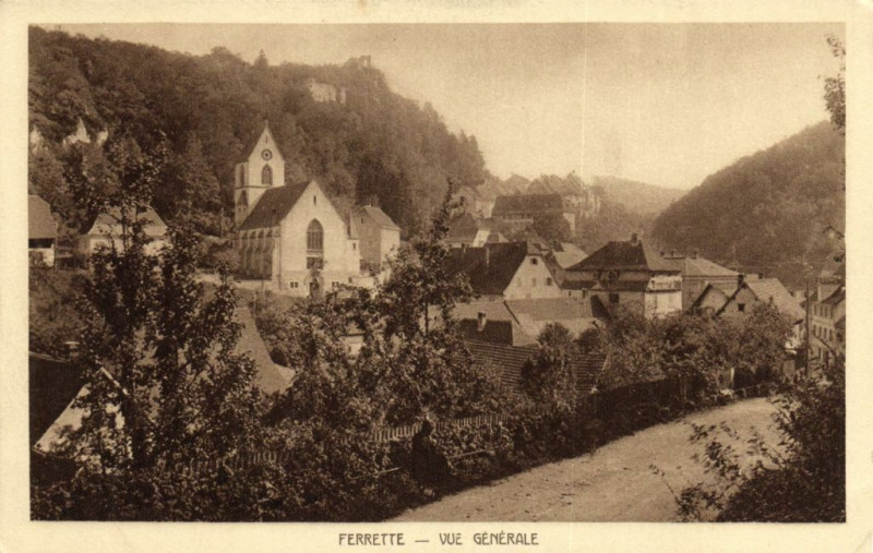 Carte postale ancienne Ferrette - Vue générale à Ferrette