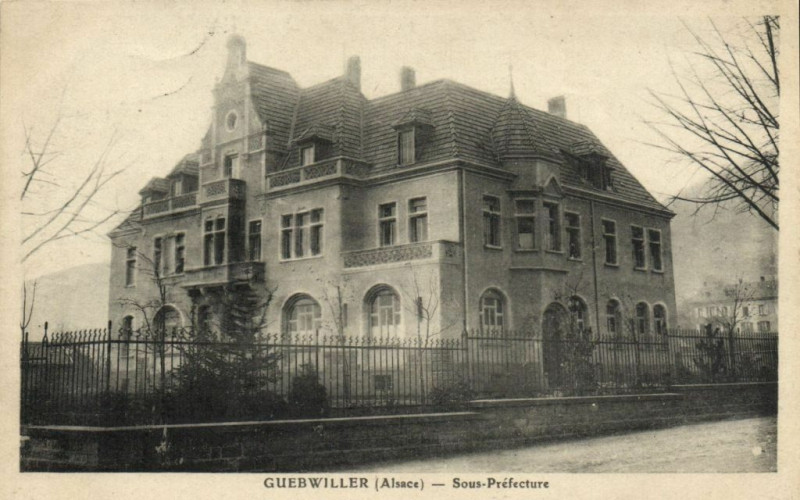 Carte postale ancienne Guebwiller - (Alsace) - Sous Pfefecture à Guebwiller