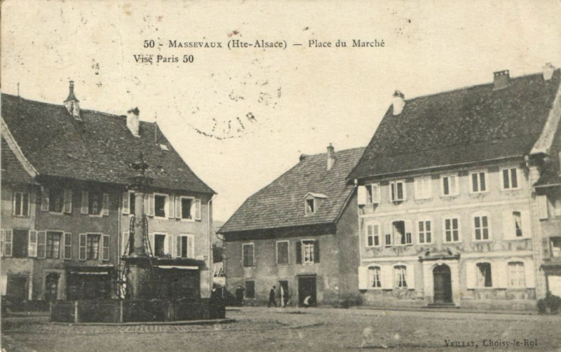 Carte postale ancienne Massevaux (Hte-Alsace) - Place du Marché