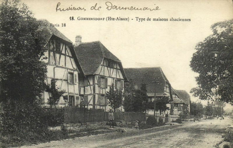 Carte postale ancienne Gonnesdorf (Hte-Alsace) Type de maisons alsaciennes