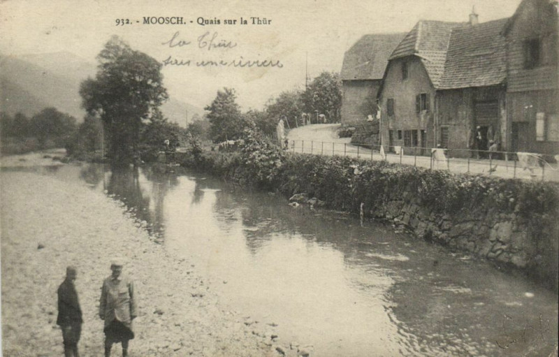 Carte postale ancienne Moosch. - Quais sur la Thur à Moosch