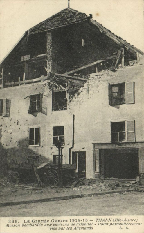 Carte postale ancienne Le Grande Guerre 1914-15 Thann (Hte-Alsace) Maison bombardée à Thann