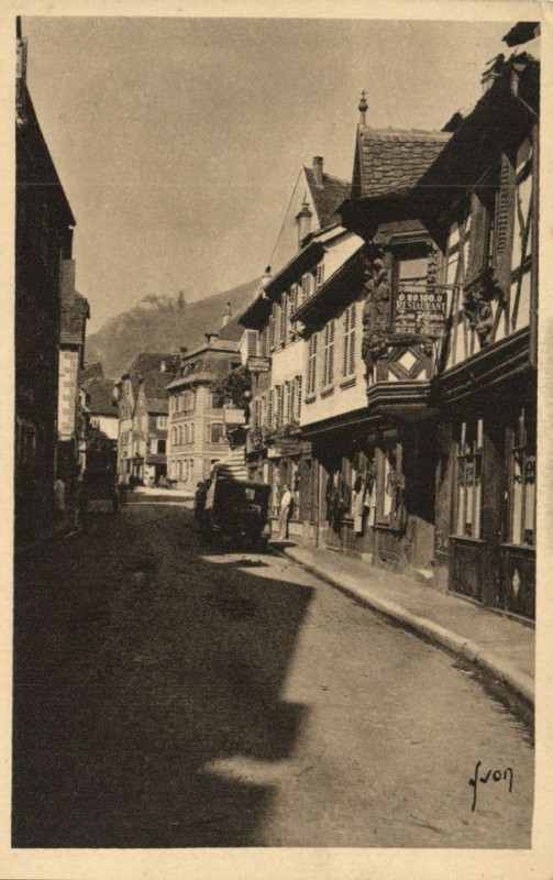 Carte postale ancienne Douce France Ribeauville (Haut-Rhin) Grande rue et chateau. l à Ribeauvillé