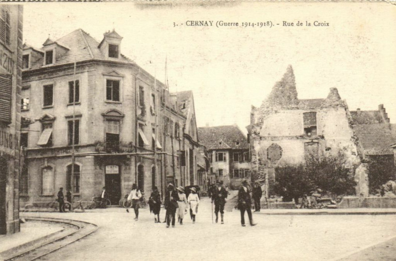 Carte postale ancienne Cernay (Guerre 1914-18) - Rue de la Croix à Cernay