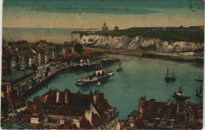 Carte postale ancienne Dieppe Port à Dieppe