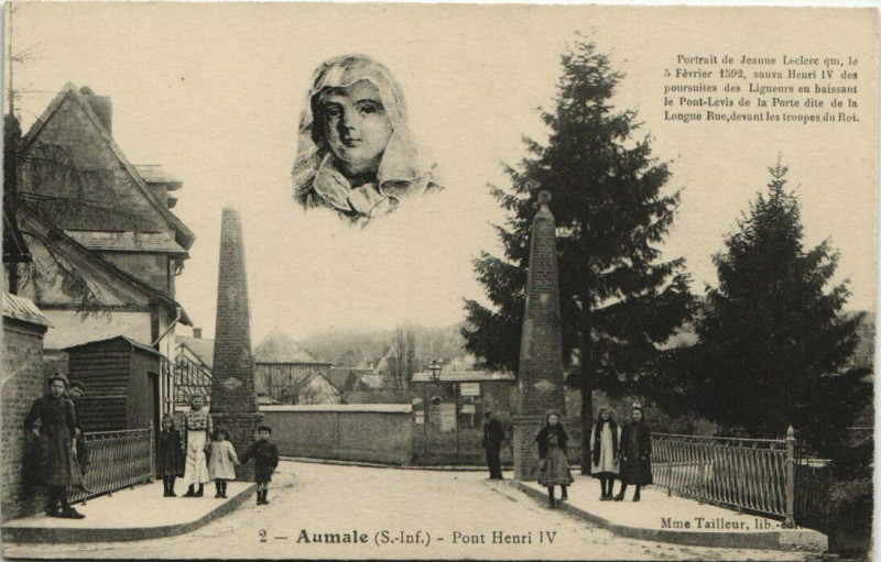 Carte postale ancienne Aumale Pont-Henri à Aumale