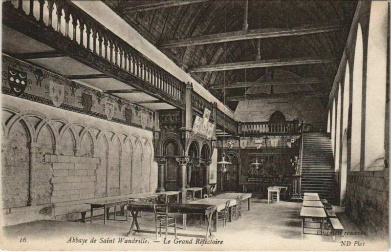 Carte postale ancienne Abbaye de Saint-Wandrille - Le Grand Refectoire