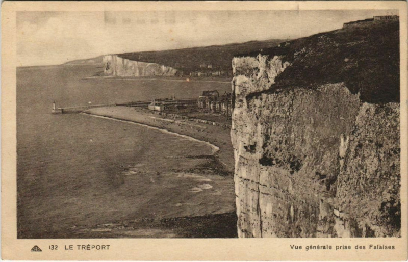Carte postale ancienne Le Treport Vue générale prise des Falaises