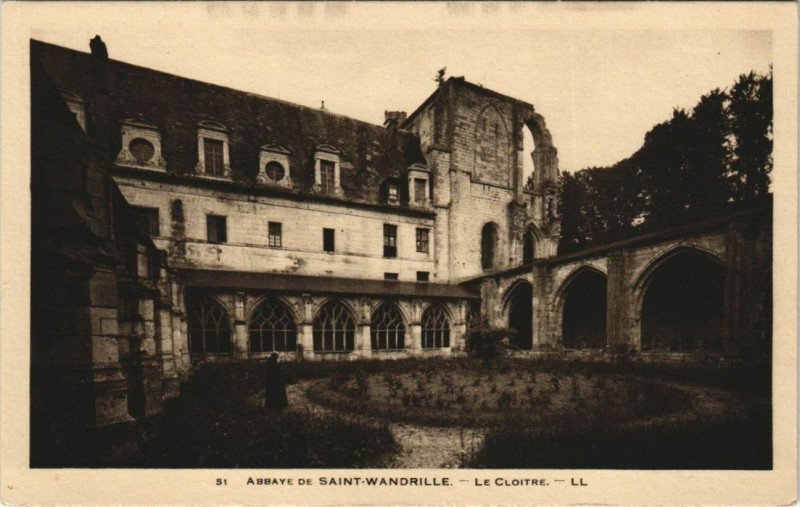 Carte postale ancienne Abbaye de Saint-Wandrille - Le Cloitre