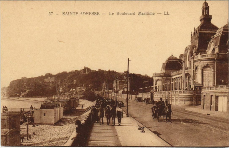 Carte postale ancienne Sainte-Adresse - Le Boulevard Maritime à Sainte-Adresse
