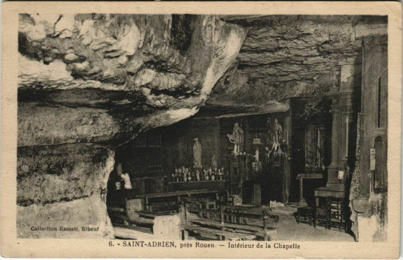 Carte postale ancienne Saint-Adrien pres Rouen - Interieur de la Chapelle à Rouen