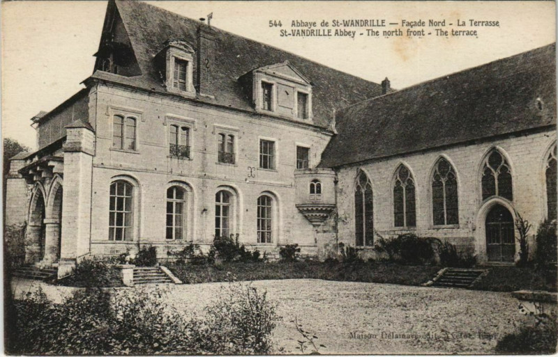 Carte postale ancienne Abbaye de Saint-Wandrille Facade Nord La Terrasse Saint-Vandrille Abbey