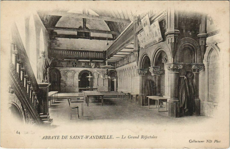 Carte postale ancienne Abbaye de Saint-Wandrille - Le Grand Refectoire
