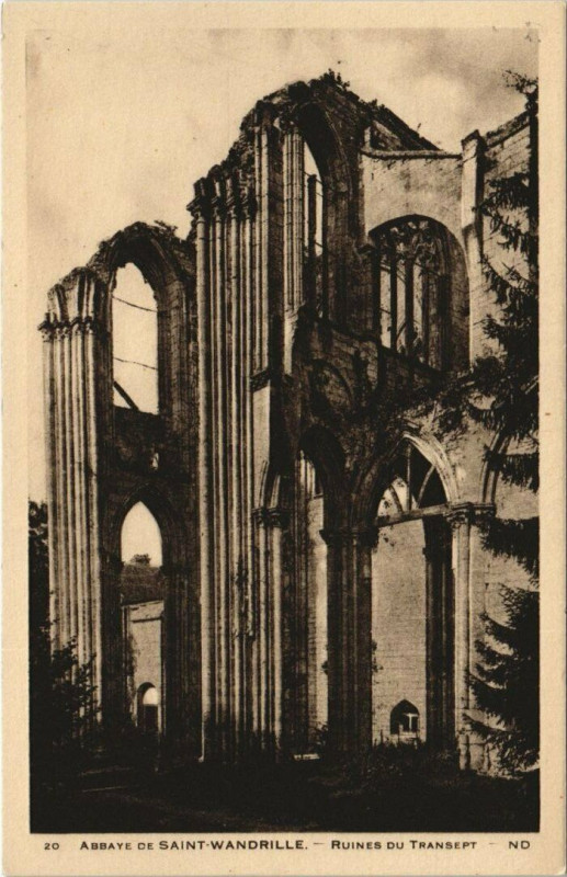 Carte postale ancienne Abbaye de Saint-Wandrille - Ruines du Transept