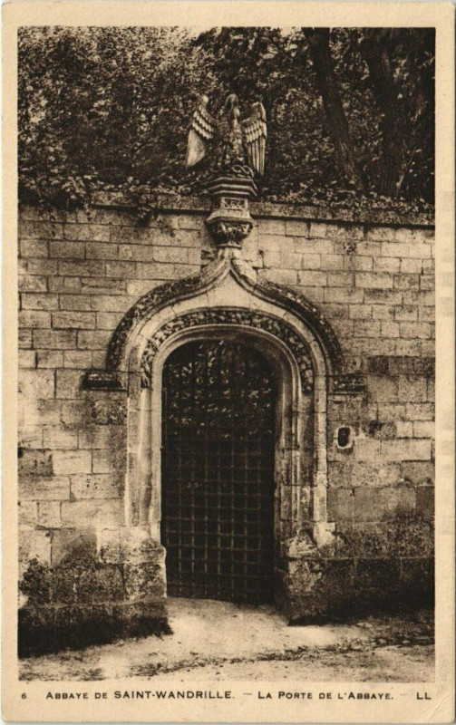 Carte postale ancienne Abbaye de Saint-Wandrille - La Porte de l'Abbaye