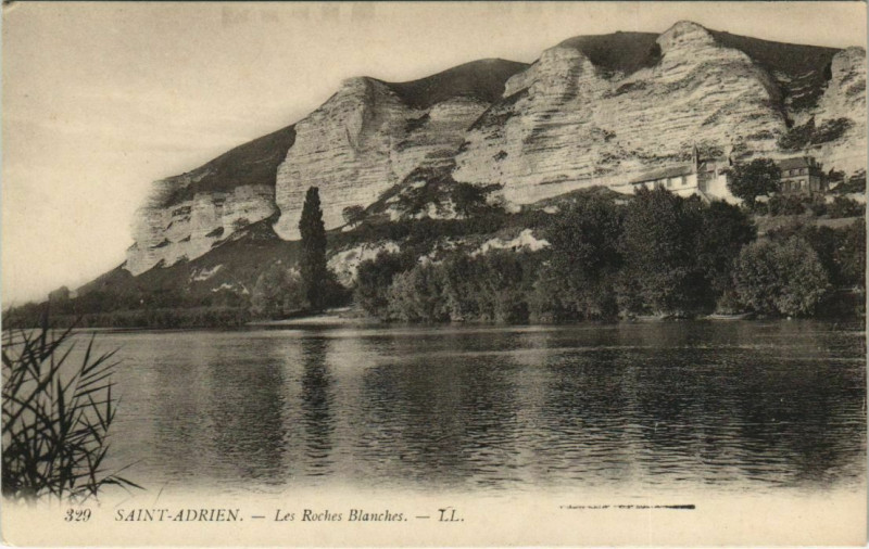 Carte postale ancienne Saint-Adrien - Les Roches Blauches