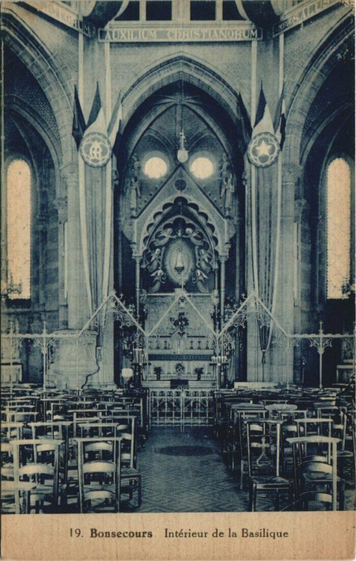Carte postale ancienne Bon-Secours - Interieur de la Basilique à Eu