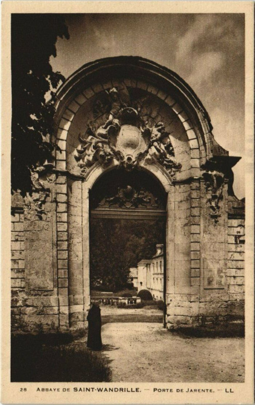 Carte postale ancienne Abbaye de Saint-Wandrille - Porte de Jarente