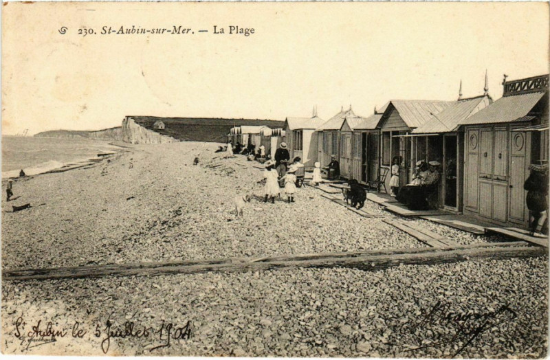 Carte postale ancienne Saint-Aubin-sur-Mer - La Plage à Saint-Aubin-sur-Mer