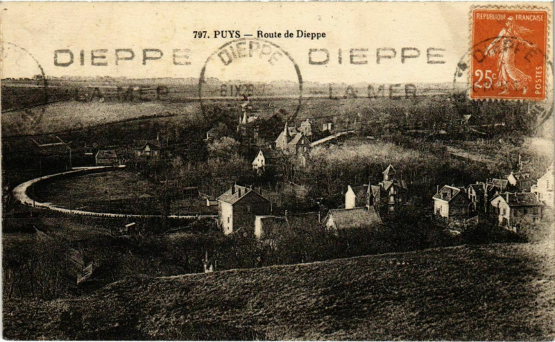 Carte postale ancienne Puys - Route de Dieppe à Dieppe
