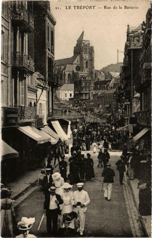 Carte postale ancienne Le Treport - Rue de la Batterie au Tréport