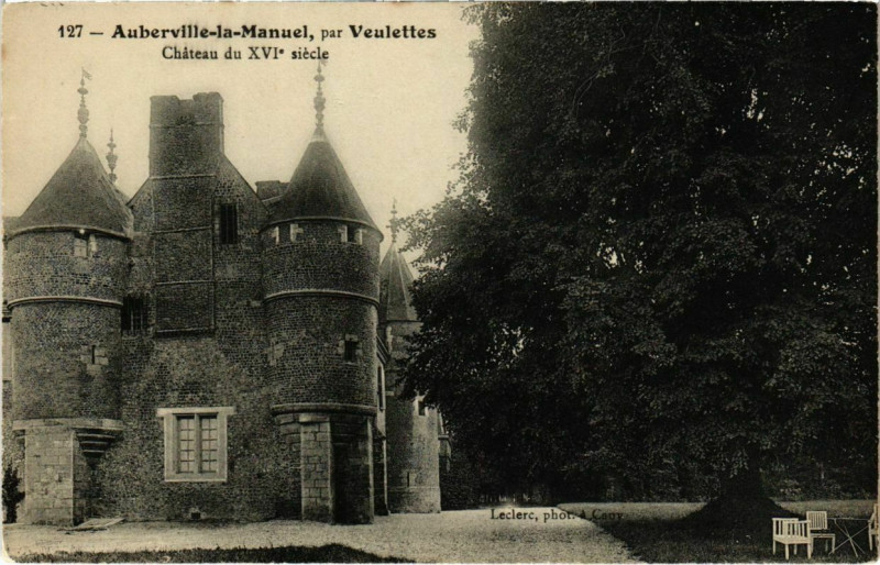 Carte postale ancienne Auberville-la-Manuel - Chateau à Auberville-la-Manuel