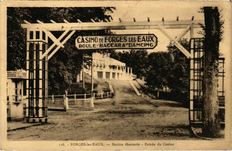 Carte postale ancienne Forges-les-Eaux - Entrée du Casino à Forges-les-Eaux