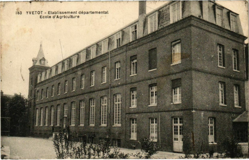 Carte postale ancienne Yvetot - Etablissement departemental à Yvetot
