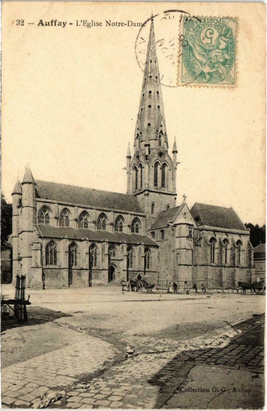 Carte postale ancienne Auffay - L'Eglise Notre-Dame